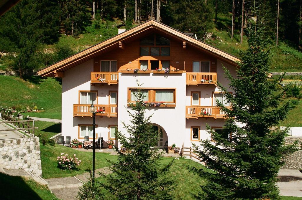 Hotel Garni Civetta セルヴァ・ディ・カドーレ エクステリア 写真