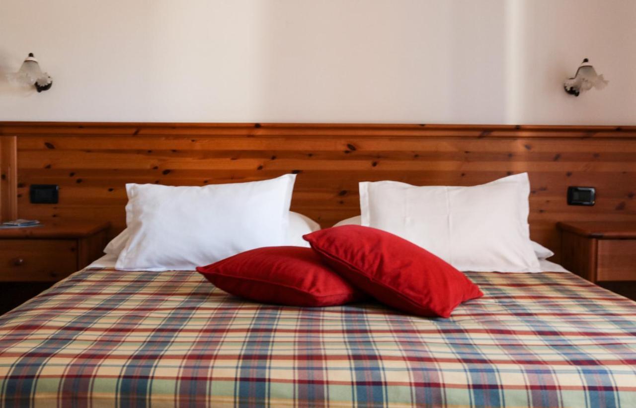 Hotel Garni Civetta セルヴァ・ディ・カドーレ エクステリア 写真