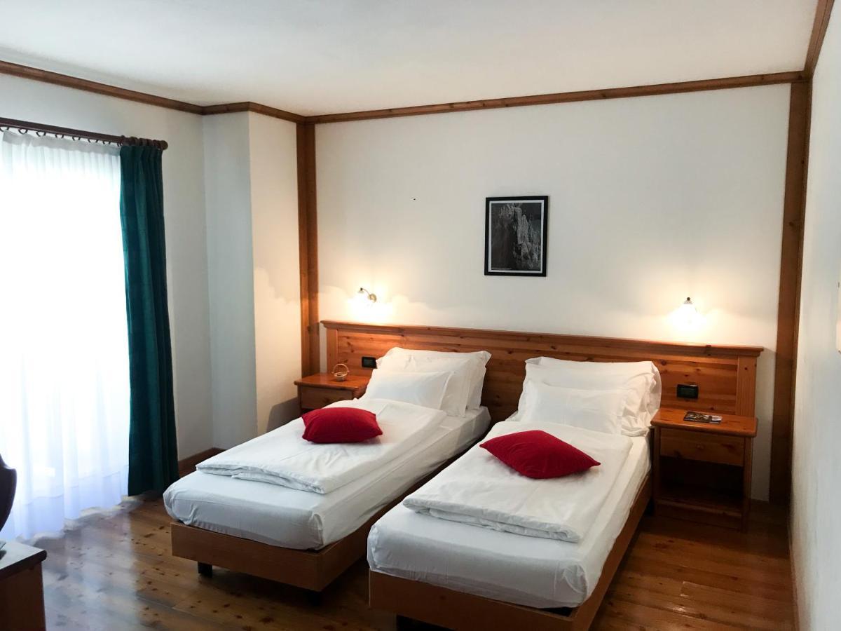 Hotel Garni Civetta セルヴァ・ディ・カドーレ エクステリア 写真